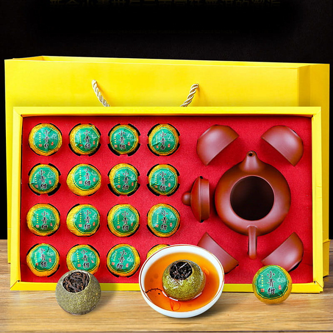 Подарочный Пуэр шу в мандарине «Мандариновый сад» с комплектом посуды